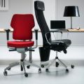 Кресла и стулья в офис