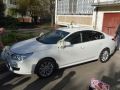 Белоснежный Renault Latitude