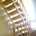 Деревянная лестница (изготовление на заказ)