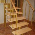 Г-образная внутридомовая межэтажная интерьерная модульная лестница (металл, дерево)