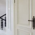 Белые двери Альверо — гармония монохромного интерьера.