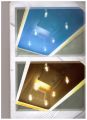 Натяжной потолок глянцевой фактуры с добавлением точечных светильников
