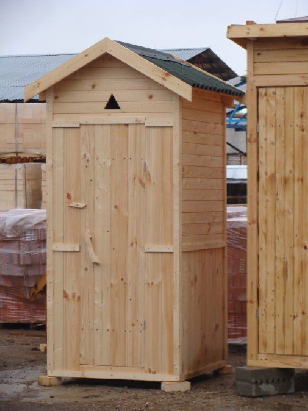 Уличный туалет для дачи деревянный цена. Деревянный туалет. Туалет для дачи. Туалет дачный. Туалет деревянный для дачи.