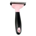 Расческа для вычесывания собак с прорезиненной ручкой и сменным ножом (цвет розовый)