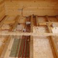 Монтаж проводки в деревянном доме