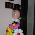 Ждентльмен с цветами из шаров