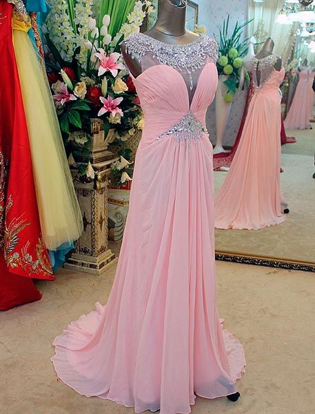 Прокат вечерних платьев во Владикавказе