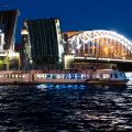 Популярность водных экскурсий под разводными мостами в Петербурге выросла на 20%