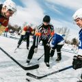 Возвращение хоккейных традиций: старт турнира на открытом воздухе Red Bull Шлем и Краги