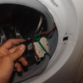 Ремонт или замена УБЛ (замка) в стиральной машине.
