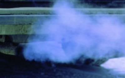 Почему дизель дымит сизым дымом на холостых и почему КАМАЗ спускается со второго этажа