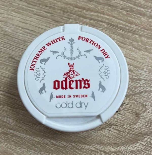 Cold dry крепость. Снюс Оденс. Оденс колд драй. Odens Cold Dry Mini. Odens Cold Dry 16g.