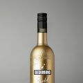 Золотая бутылка для литовской водки